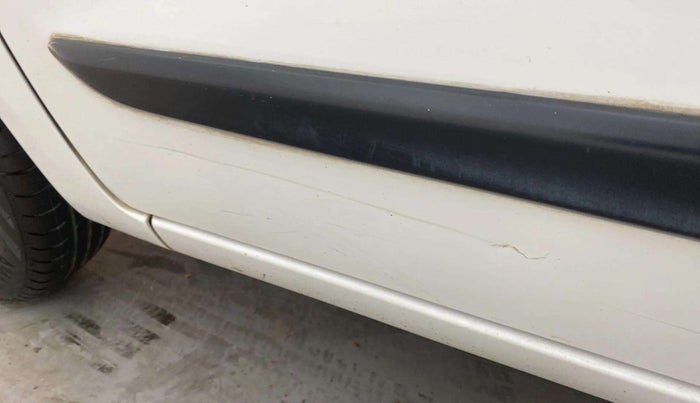2014 Maruti Wagon R 1.0 LXI, Petrol, Manual, 82,245 km, Front passenger door - Minor scratches
