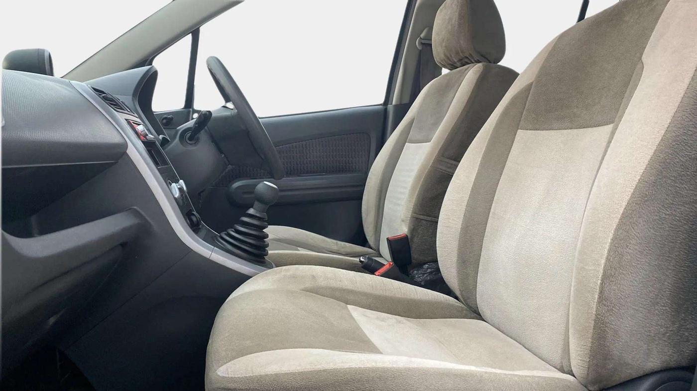 2013 Maruti Ritz VXI, Petrol, Manual, 79,631 km, Right Side Front Door Cabin