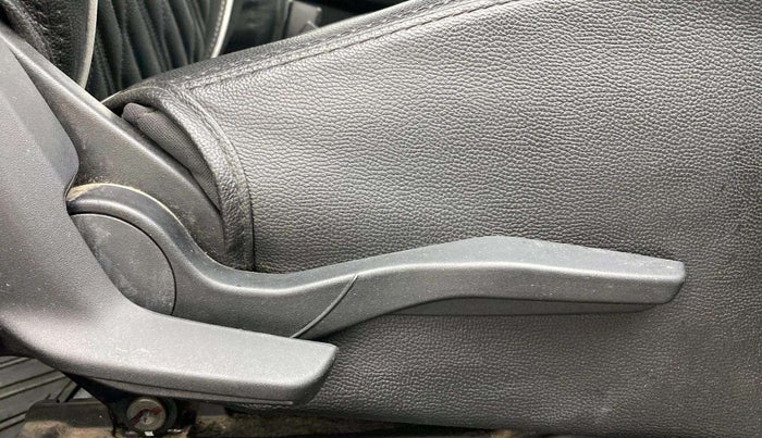 2021 Maruti Swift VXI, Petrol, Manual, 19,891 km, Driver Side Adjustment Panel