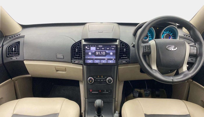 2016 Mahindra XUV500 W6, Diesel, Manual, 90,716 km, Dashboard