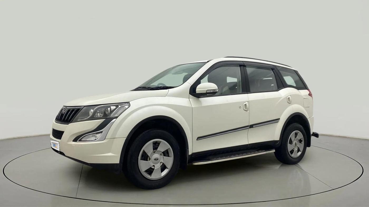 2016 Mahindra XUV500 W6, Diesel, Manual, 90,716 km, Left Front Diagonal