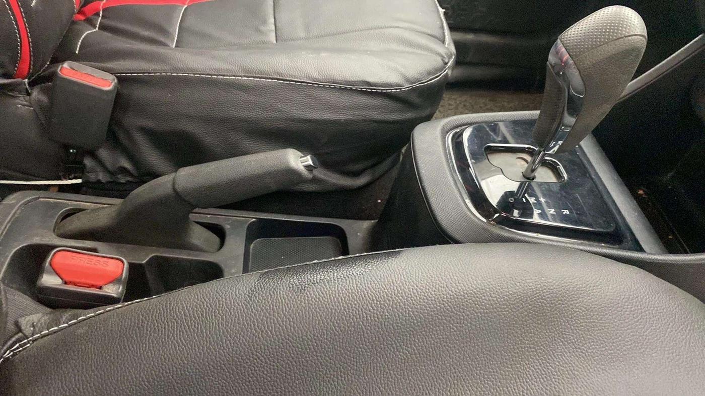 2021 Tata PUNCH CREATIVE AMT 1.2 RTN DUAL TONE, Petrol, Automatic, 23,831 km, Gear Lever