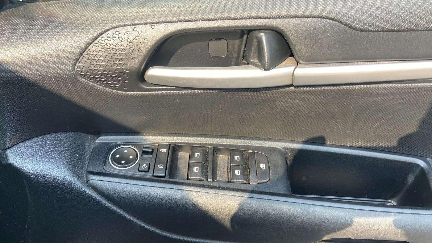 2022 KIA SONET HTK PLUS 1.2, Petrol, Manual, 15,581 km, Driver Side Door Panels Control