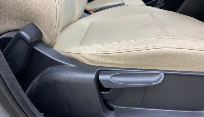 2017 Skoda Rapid STYLE 1.5 TDI AT, Diesel, Automatic, 71,393 km, Driver Side Adjustment Panel