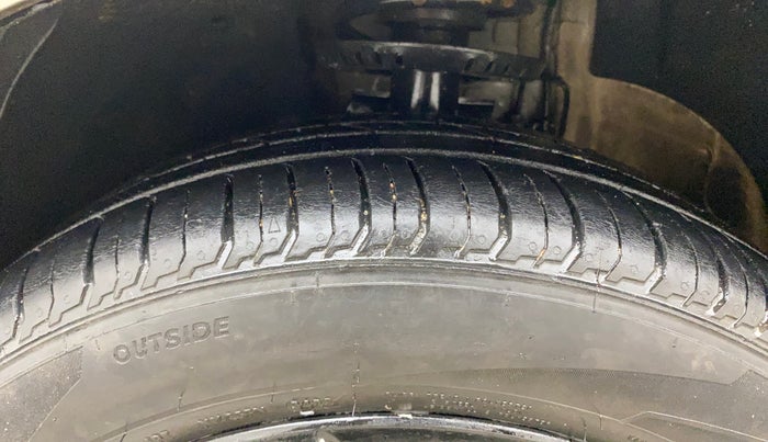 2017 Skoda Rapid STYLE 1.5 TDI AT, Diesel, Automatic, 71,393 km, Left Front Tyre Tread