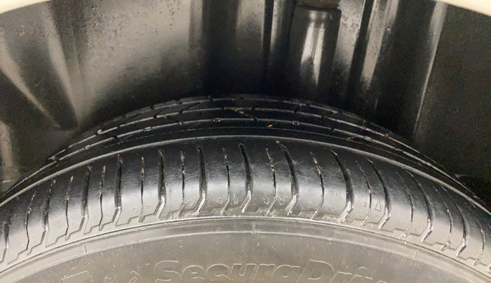 2017 Skoda Rapid STYLE 1.5 TDI AT, Diesel, Automatic, 71,393 km, Left Rear Tyre Tread