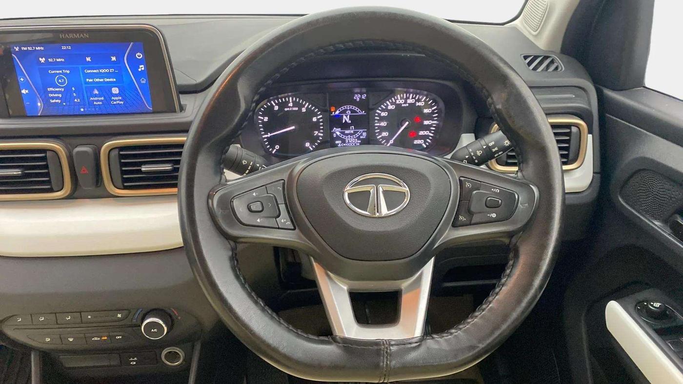 2021 Tata PUNCH ACCOMPLISHED AMT, Petrol, Automatic, 37,297 km, Steering Wheel Close Up