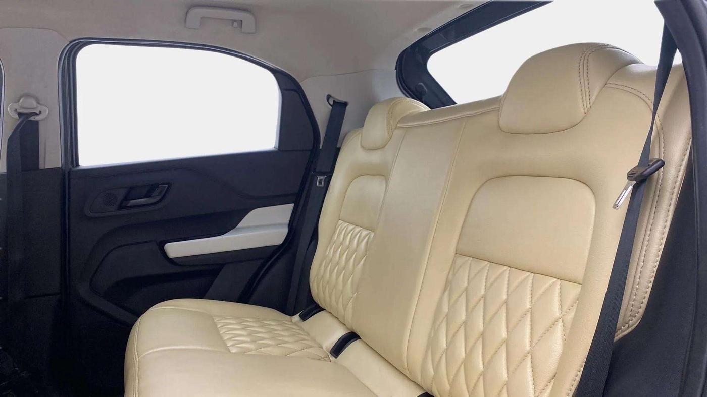 2021 Tata PUNCH ACCOMPLISHED AMT, Petrol, Automatic, 37,297 km, Right Side Rear Door Cabin