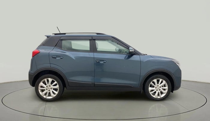 2021 Mahindra XUV300 W8 1.5 DIESEL, Diesel, Manual, 30,374 km, Right Side View