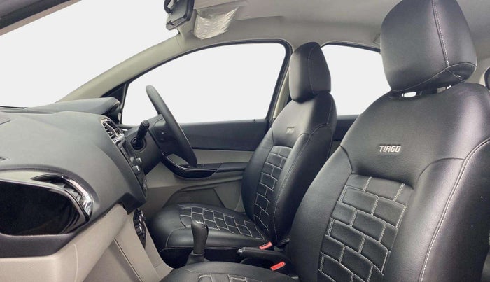 2018 Tata Tiago XZ PETROL, Petrol, Manual, 11,633 km, Right Side Front Door Cabin