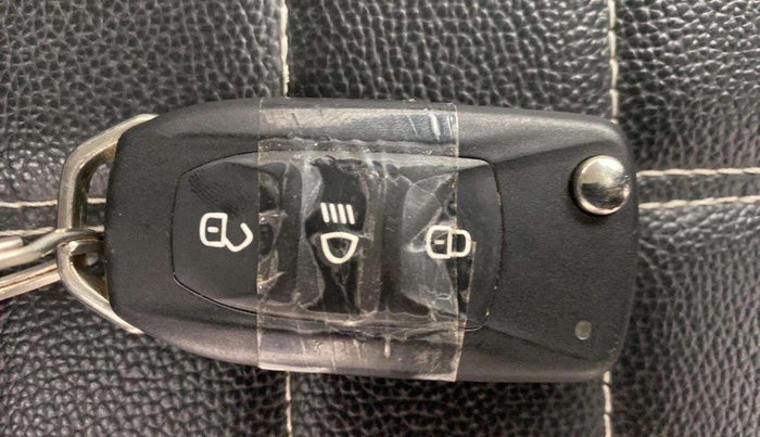 2018 Tata Tiago XZ PETROL, Petrol, Manual, 11,633 km, Key Close Up