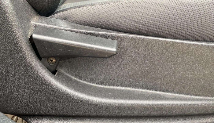 2019 Tata NEXON XM PETROL, Petrol, Manual, 30,164 km, Driver Side Adjustment Panel