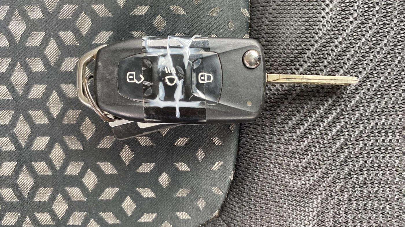 2019 Tata NEXON XM PETROL, Petrol, Manual, 30,164 km, Key Close Up