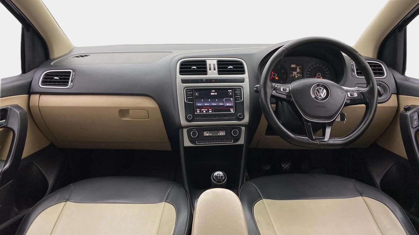 2017 Volkswagen Ameo HIGHLINE1.2L PLUS 16 ALLOY, Petrol, Manual, 98,075 km, Dashboard