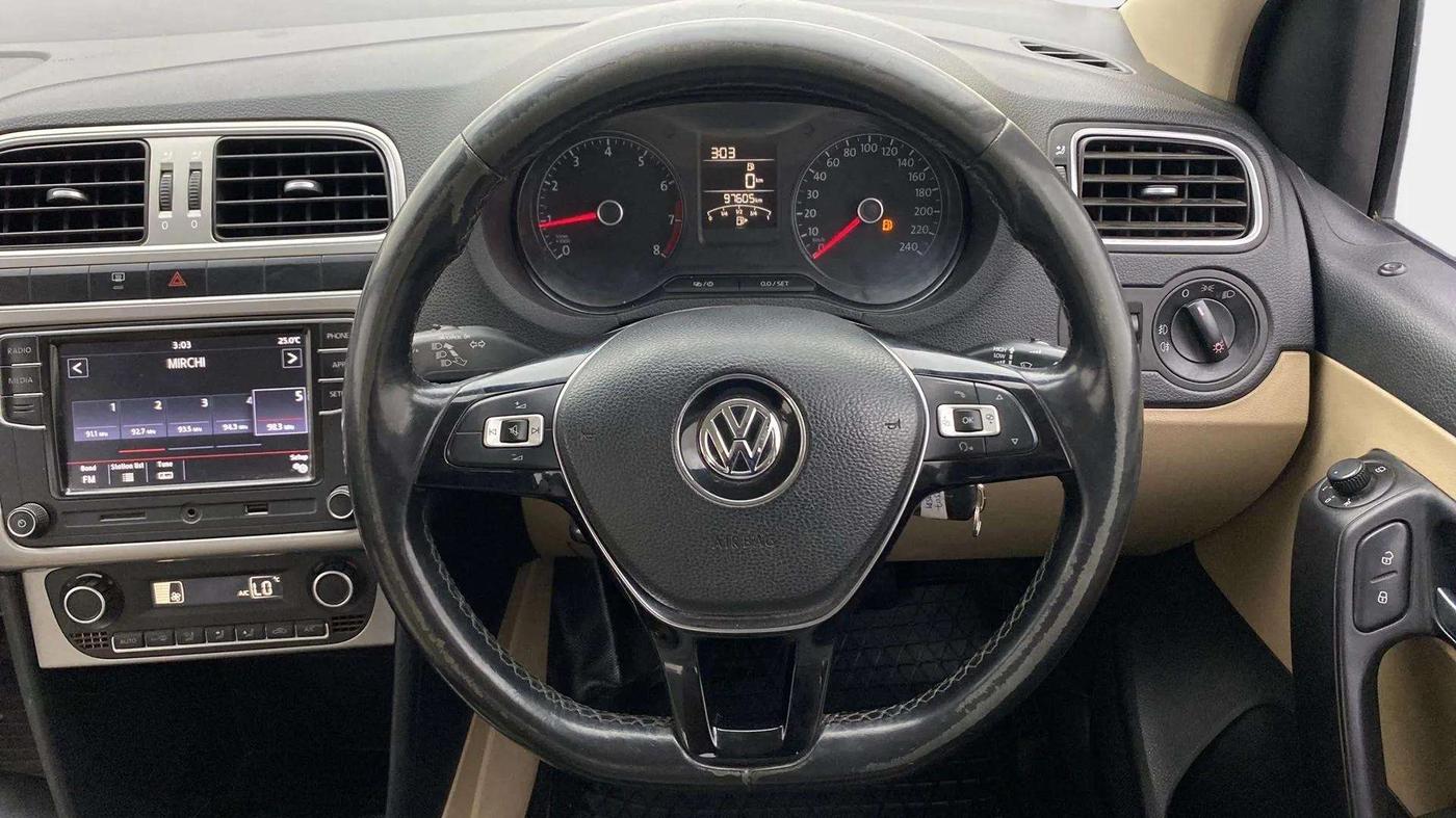 2017 Volkswagen Ameo HIGHLINE1.2L PLUS 16 ALLOY, Petrol, Manual, 98,075 km, Steering Wheel Close Up