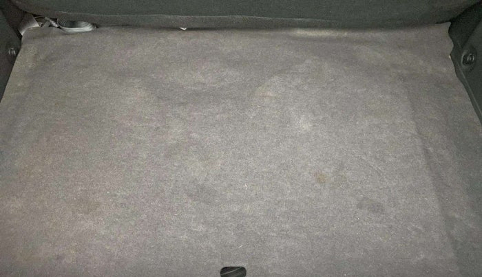 2019 Hyundai Elite i20 ASTA 1.2 (O), Petrol, Manual, 38,249 km, Dicky (Boot door) - Tool missing
