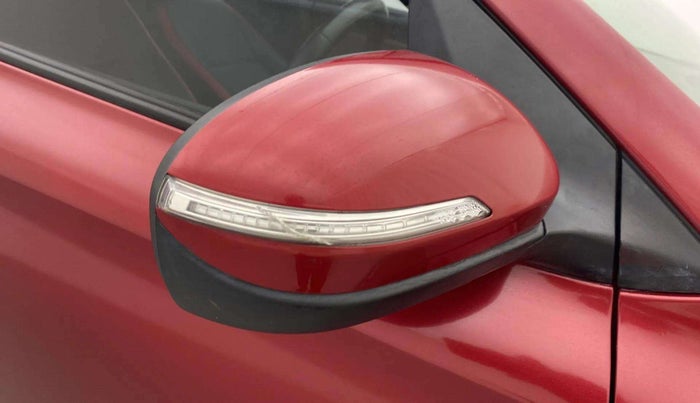 2019 Hyundai Elite i20 ASTA 1.2 (O), Petrol, Manual, 38,249 km, Right rear-view mirror - Indicator light has minor damage