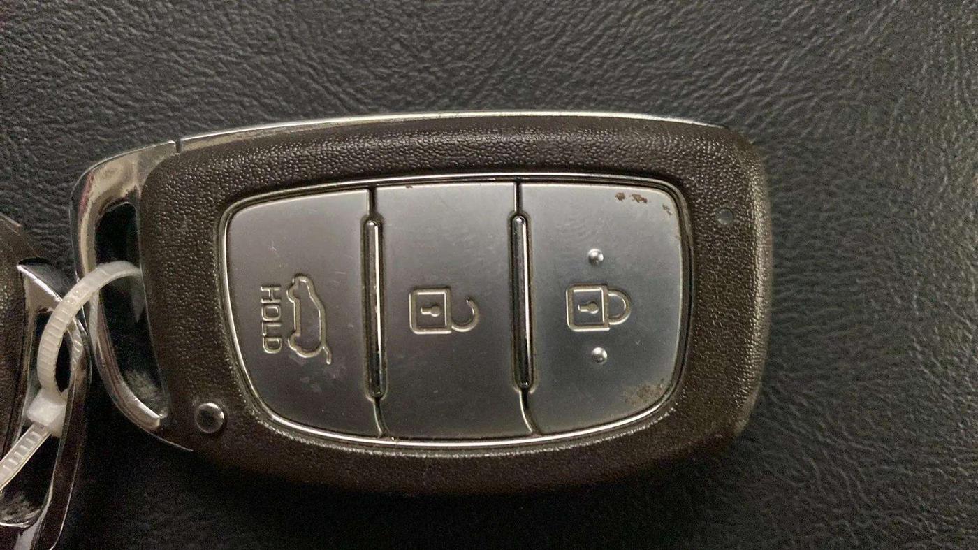 2019 Hyundai Elite i20 ASTA 1.2 (O), Petrol, Manual, 38,249 km, Key Close Up