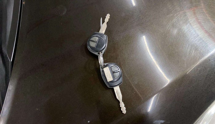 2015 Maruti Swift Dzire VXI, Petrol, Manual, 35,029 km, Key Close Up