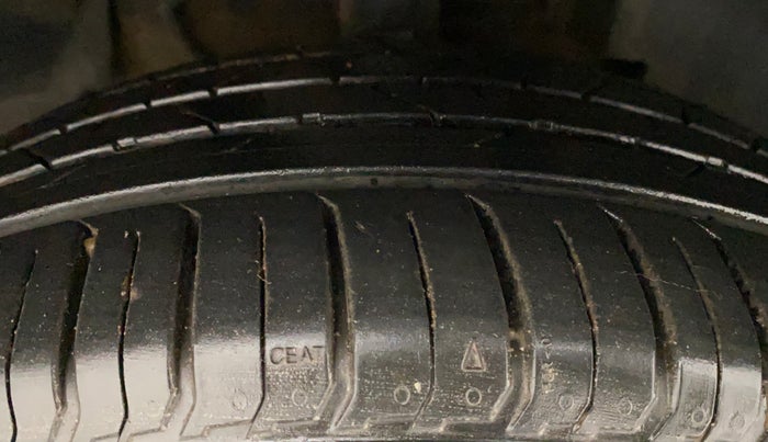 2017 Tata NEXON XZ PLUS DIESEL, Diesel, Manual, 52,355 km, Right Front Tyre Tread