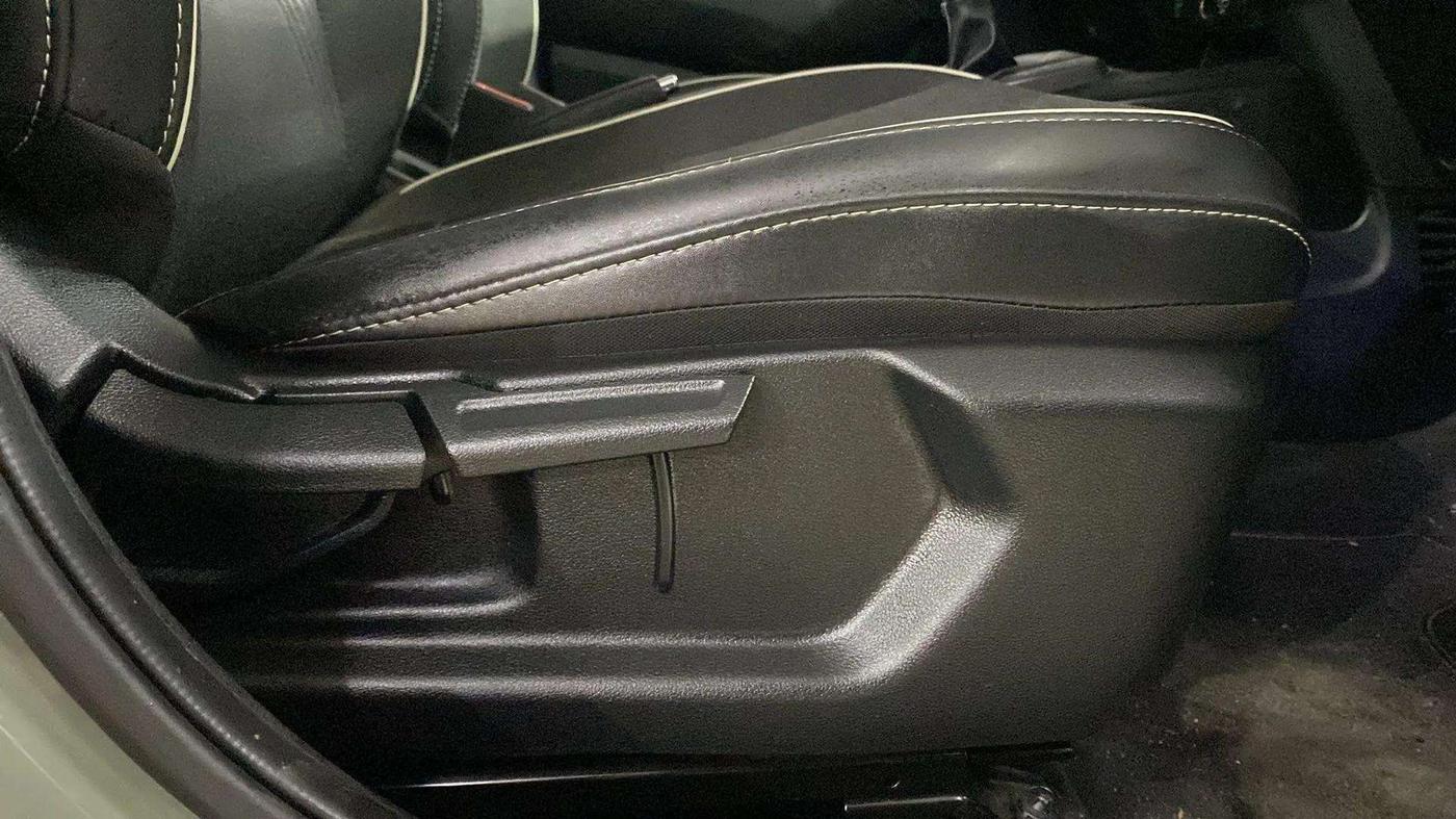2024 Hyundai EXTER SX(O) CONNECT 1.2 AMT DUAL TONE, Petrol, Automatic, 2,162 km, Driver Side Adjustment Panel