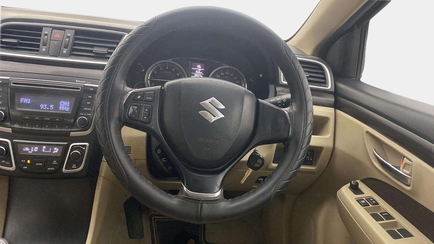 2016 Maruti Ciaz VXI+, Petrol, Manual, 72,592 km, Steering Wheel Close Up