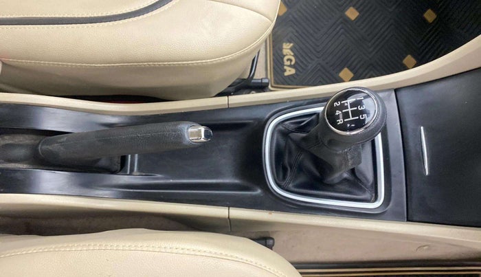 2016 Maruti Ciaz VXI+, Petrol, Manual, 72,592 km, Gear Lever