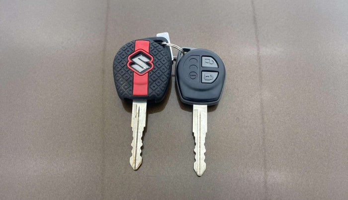 2016 Maruti Ciaz VXI+, Petrol, Manual, 72,592 km, Key Close Up