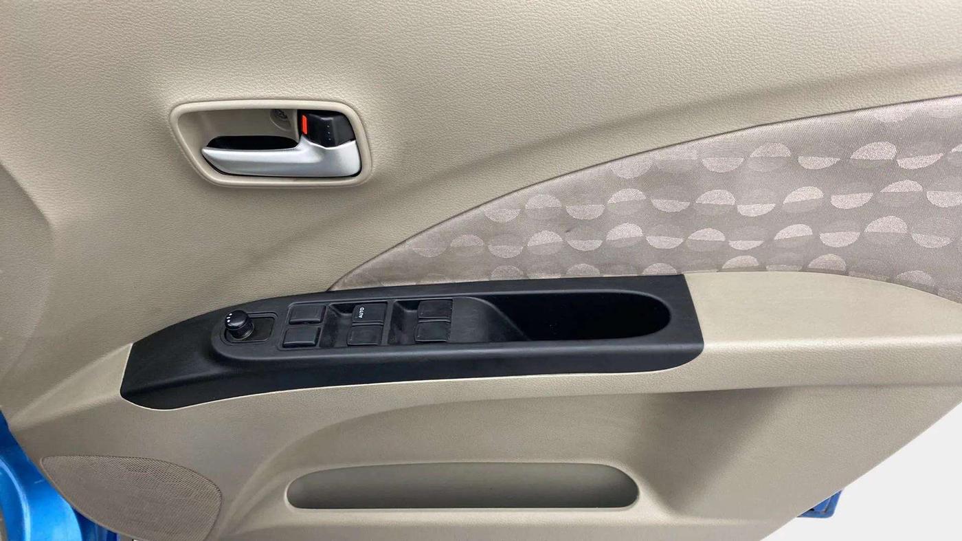 2016 Maruti Celerio ZXI (O), Petrol, Manual, 98,066 km, Driver Side Door Panels Control