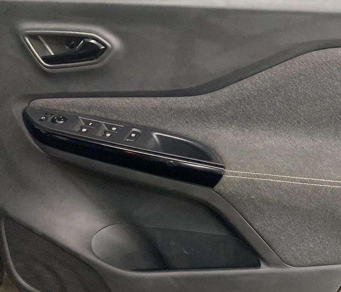 2023 Nissan MAGNITE Kuro Edition 1.0  MT , Petrol, Manual, 14,790 km, Driver Side Door Panels Control