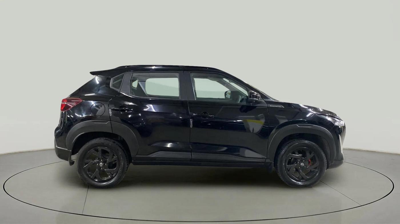 2023 Nissan MAGNITE Kuro Edition 1.0  MT , Petrol, Manual, 14,790 km, Right Side View