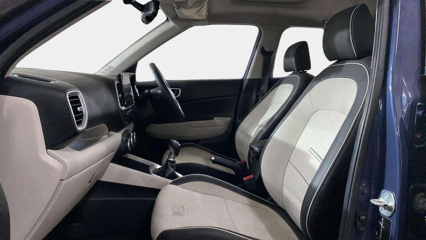2023 Hyundai VENUE SX 1.0 (O) TURBO IMT, Petrol, Manual, 18,305 km, Right Side Front Door Cabin