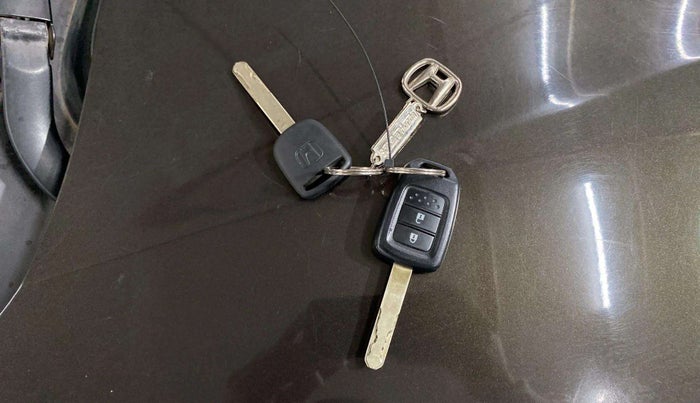 2019 Honda Amaze 1.2L I-VTEC S, Petrol, Manual, 22,371 km, Key Close Up