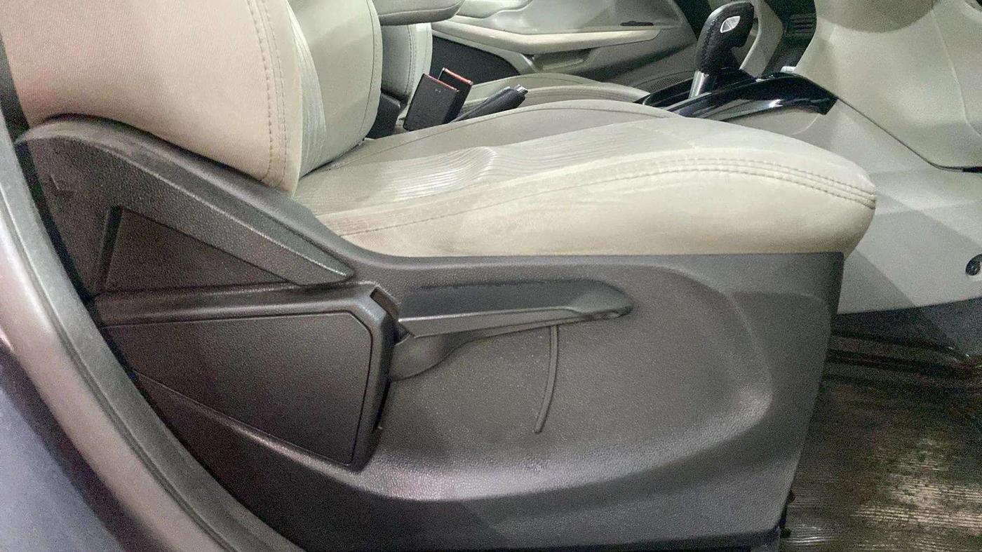 2015 Ford Ecosport TITANIUM 1.5L PETROL AT, Petrol, Automatic, 38,559 km, Driver Side Adjustment Panel