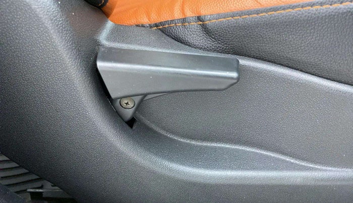 2018 Tata Tiago XT PETROL, Petrol, Manual, 26,045 km, Driver Side Adjustment Panel