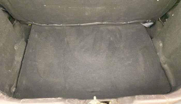 2018 Tata Tiago XT PETROL, Petrol, Manual, 26,045 km, Boot Inside