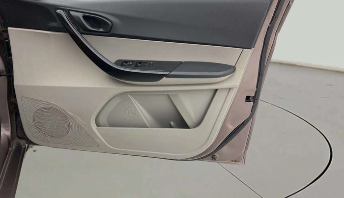 2018 Tata Tiago XT PETROL, Petrol, Manual, 26,045 km, Driver Side Door Panels Control