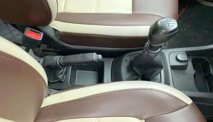 2018 Renault Kwid RXT 1.0, Petrol, Manual, 59,582 km, Gear Lever