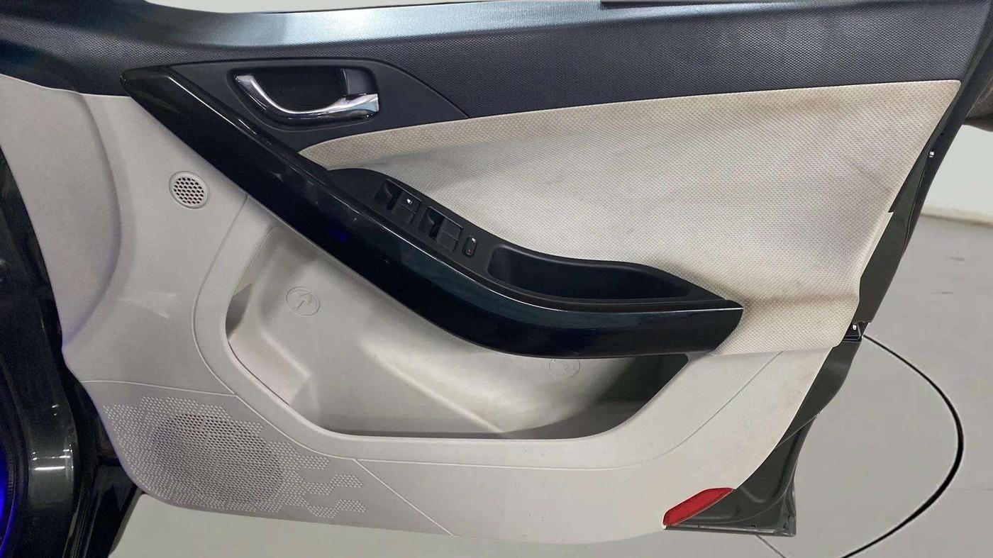 2021 Tata NEXON XZ PLUS PETROL, Petrol, Manual, 34,332 km, Driver Side Door Panels Control