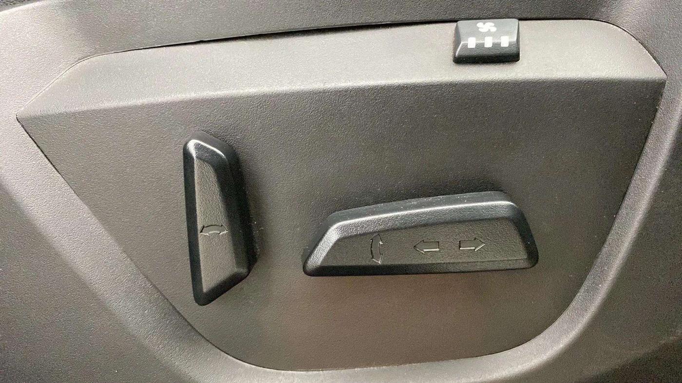2022 Tata Safari XZA PLUS KAZIRANGA, Diesel, Automatic, 37,536 km, Driver Side Adjustment Panel