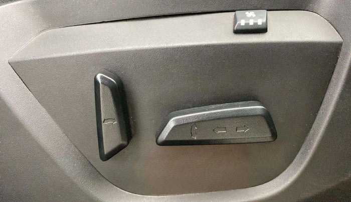 2022 Tata Safari XZA PLUS KAZIRANGA, Diesel, Automatic, 36,154 km, Driver Side Adjustment Panel