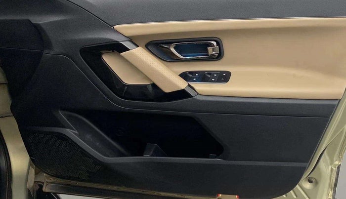 2022 Tata Safari XZA PLUS KAZIRANGA, Diesel, Automatic, 36,154 km, Driver Side Door Panels Control