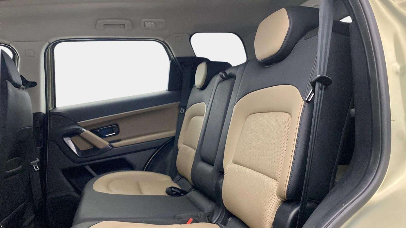 2022 Tata Safari XZA PLUS KAZIRANGA, Diesel, Automatic, 37,536 km, Right Side Rear Door Cabin