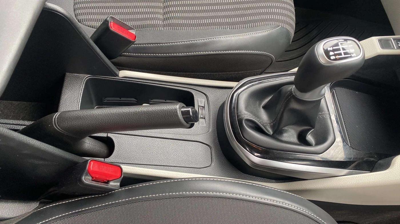 2023 KIA CARENS PRESTIGE PLUS 1.5 PETROL IMT 7 STR, Petrol, Manual, 5,228 km, Gear Lever