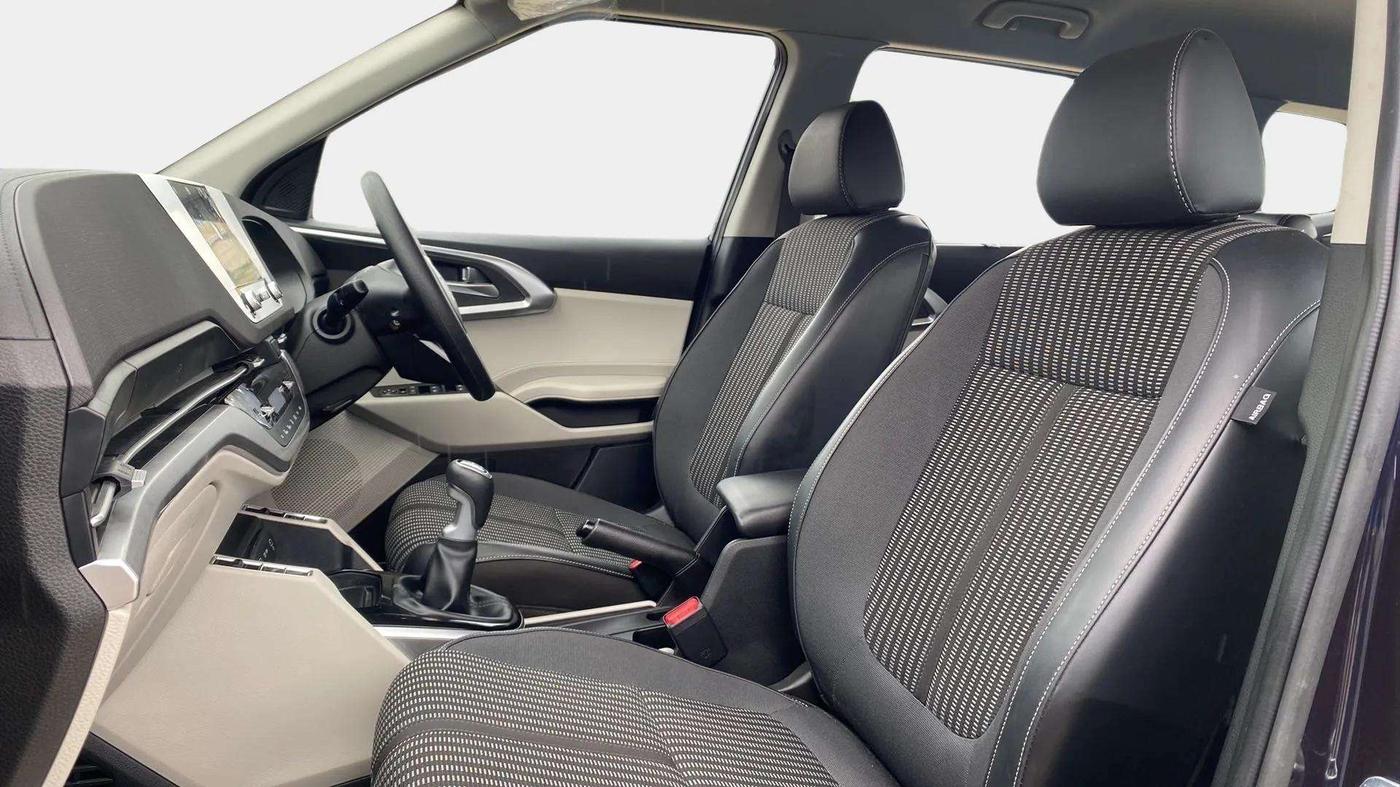 2023 KIA CARENS PRESTIGE PLUS 1.5 PETROL IMT 7 STR, Petrol, Manual, 5,228 km, Right Side Front Door Cabin