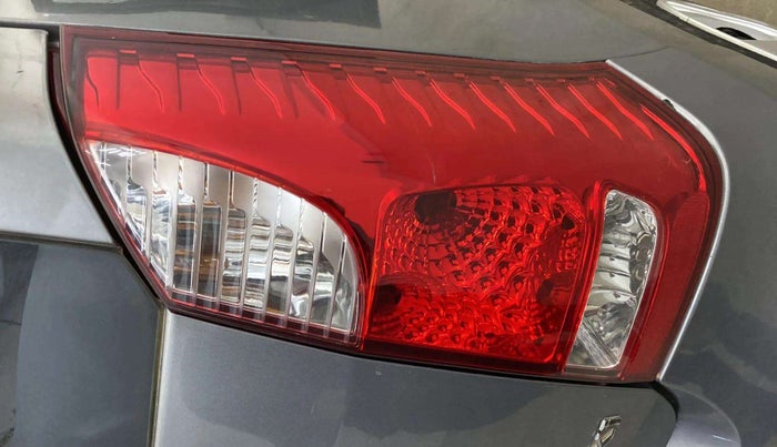 2015 Maruti Wagon R 1.0 VXI, Petrol, Manual, 10,748 km, Right tail light - Minor scratches