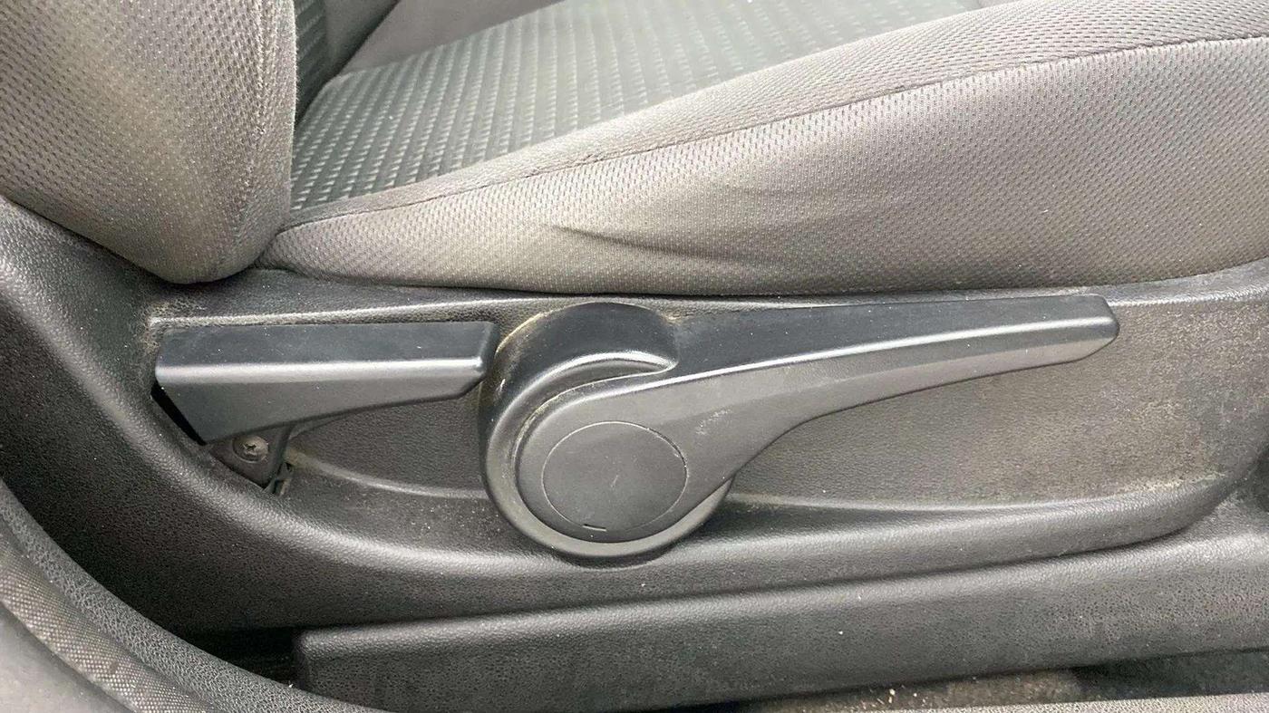 2017 Tata Tiago XZ PETROL, Petrol, Manual, 40,801 km, Driver Side Adjustment Panel