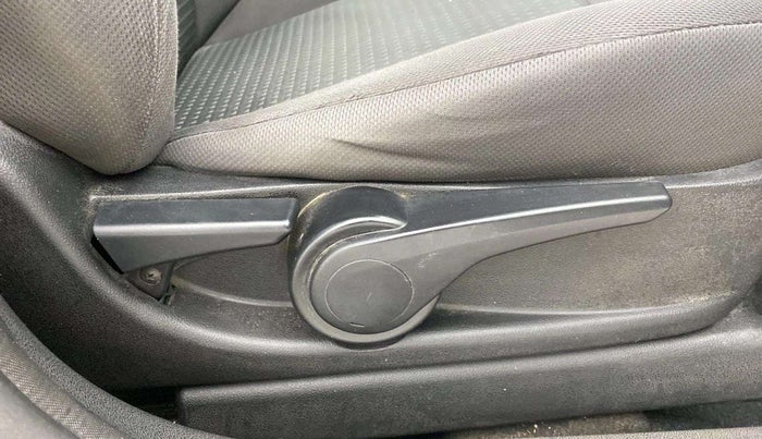 2017 Tata Tiago XZ PETROL, Petrol, Manual, 40,801 km, Driver Side Adjustment Panel