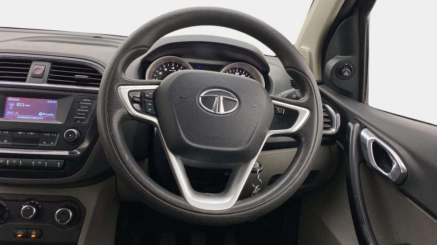 2017 Tata Tiago XZ PETROL, Petrol, Manual, 40,801 km, Steering Wheel Close Up