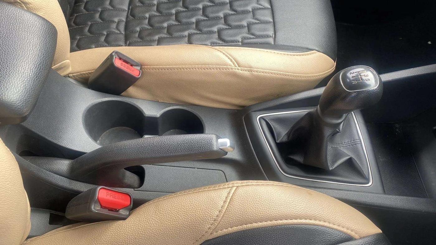 2019 Hyundai Elite i20 MAGNA PLUS 1.2, Petrol, Manual, 39,597 km, Gear Lever